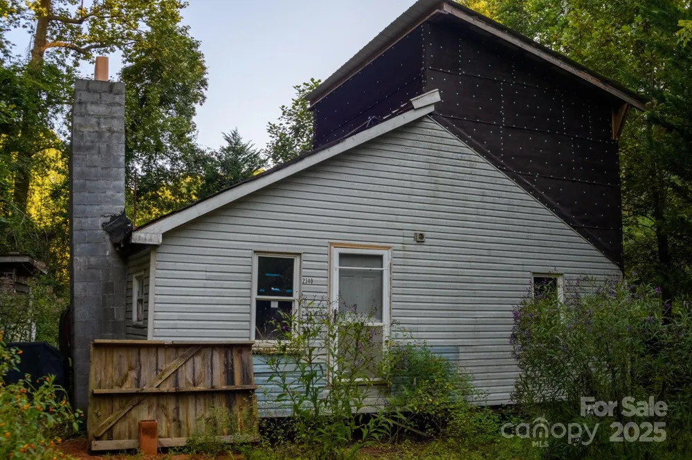 2340 Twin Poplars Lane Lenoir, NC 28645