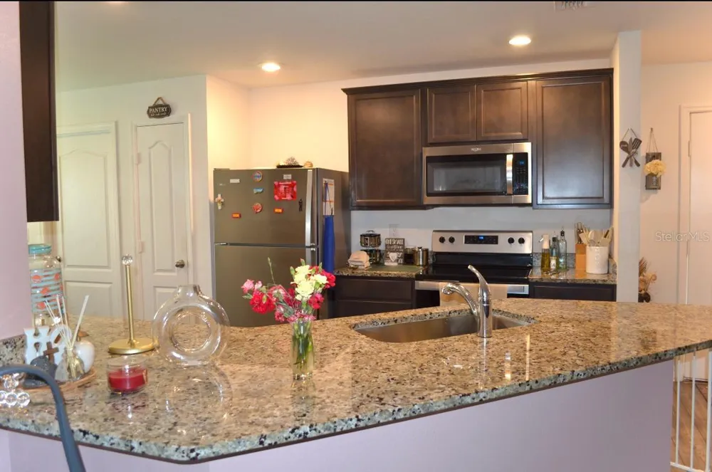 1639 SWAN LAKE CIRCLE Dundee, FL 33838