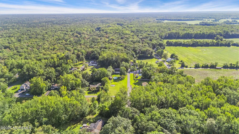 8 W Raymond Avenue Medford, NJ 08055