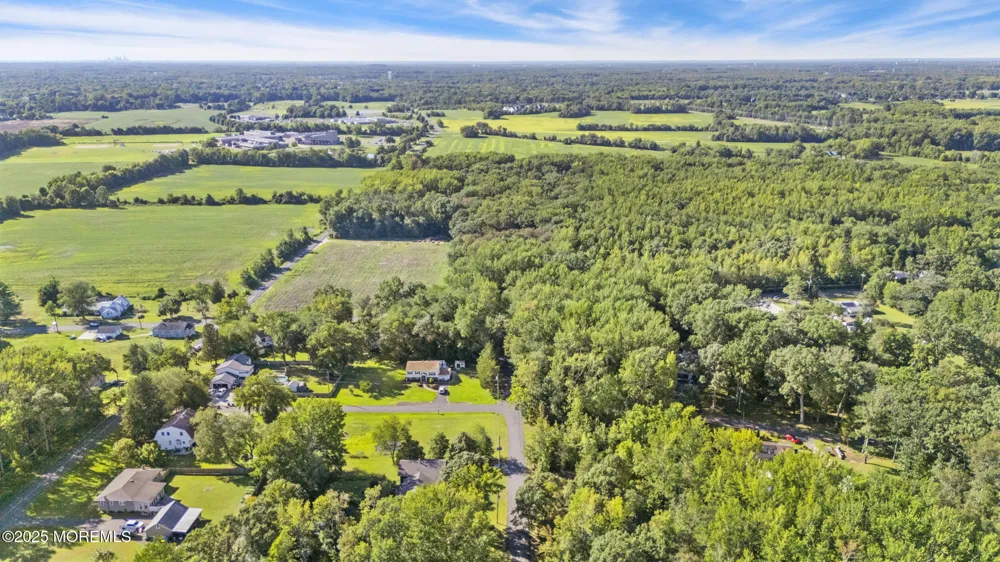 8 W Raymond Avenue Medford, NJ 08055