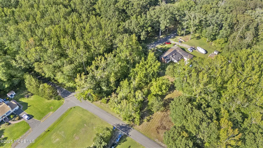 8 W Raymond Avenue Medford, NJ 08055