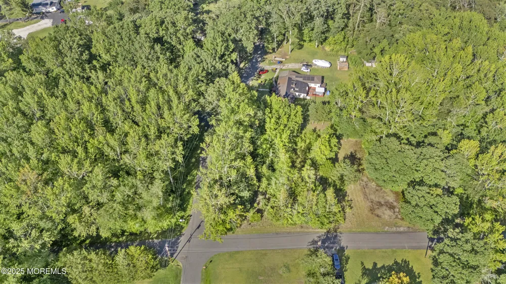 8 W Raymond Avenue Medford, NJ 08055