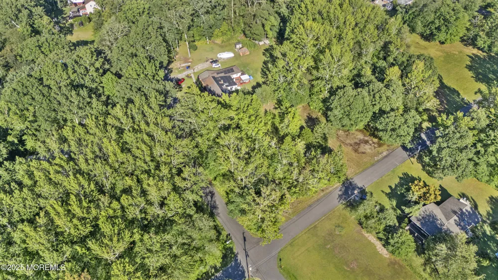 8 W Raymond Avenue Medford, NJ 08055