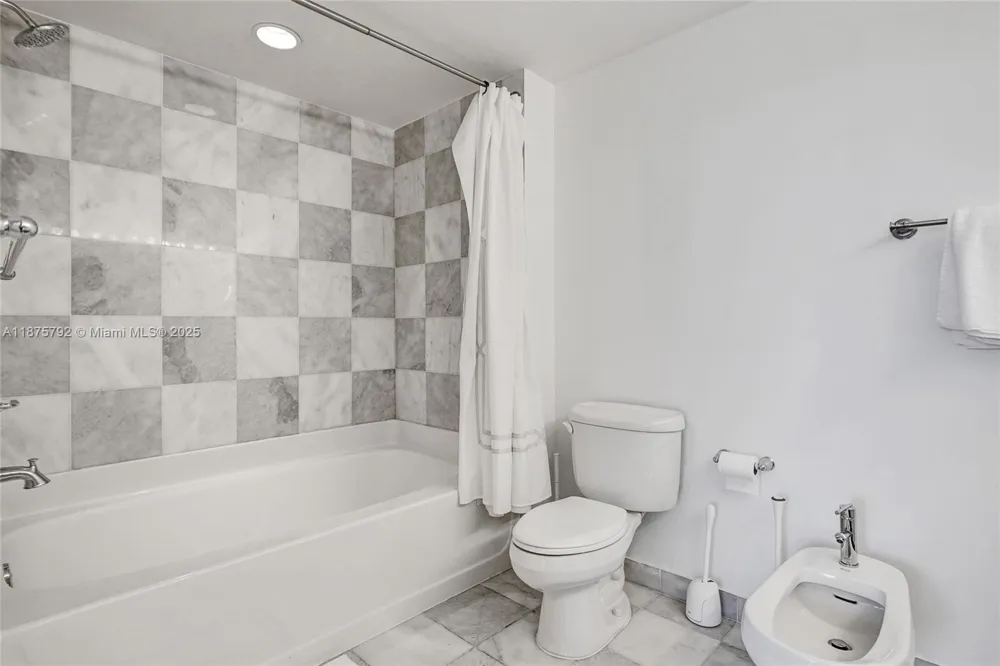 601 NE 36th St #2703 Miami, FL 33137