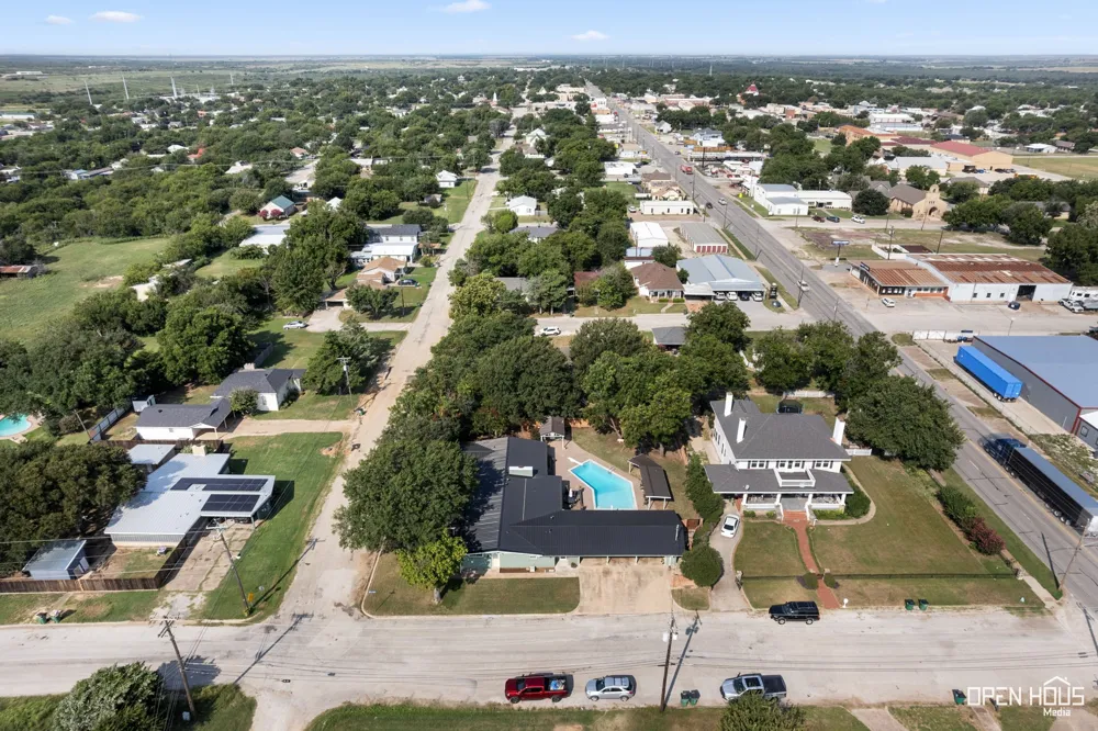 716 E South Street Henrietta, TX 76365