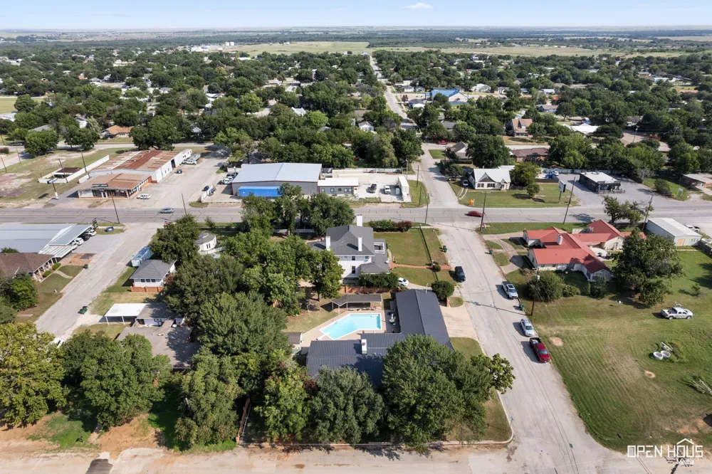716 E South Street Henrietta, TX 76365