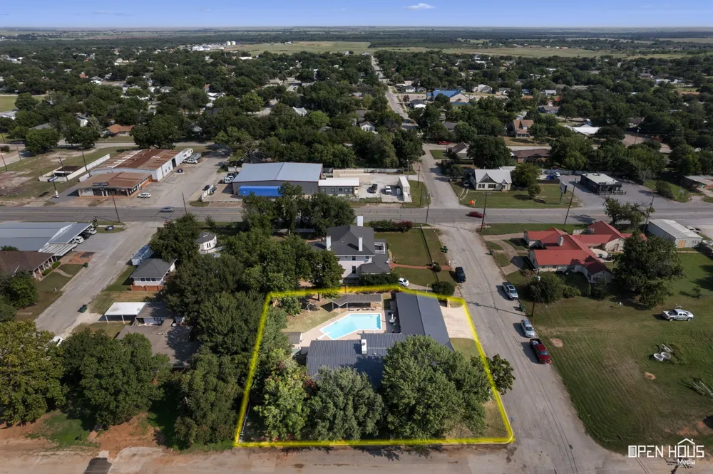 716 E South Street Henrietta, TX 76365