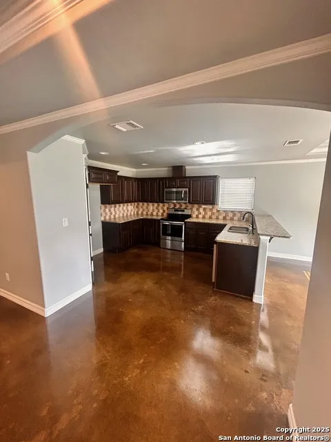 113 S Third Skidmore, TX 78389
