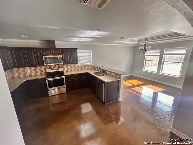 113 S Third Skidmore, TX 78389