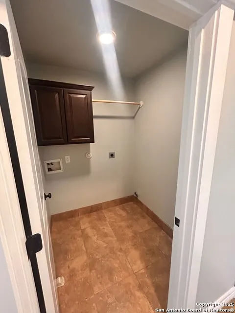 113 S Third Skidmore, TX 78389