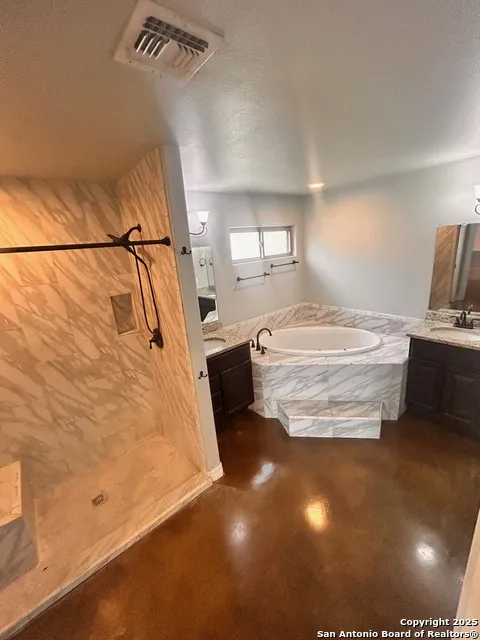 113 S Third Skidmore, TX 78389