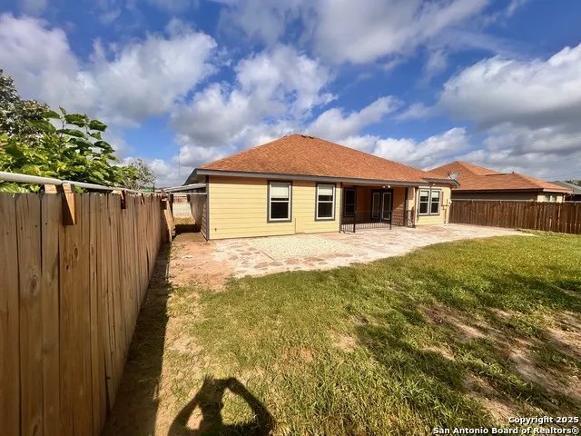 113 S Third Skidmore, TX 78389