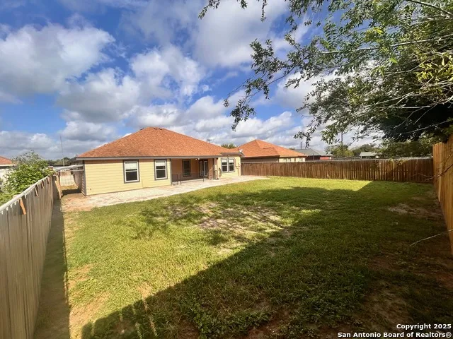 113 S Third Skidmore, TX 78389