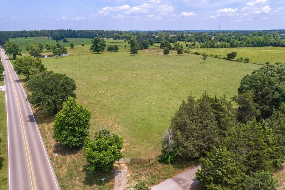 17104 County Road 1100 Flint, TX 75762