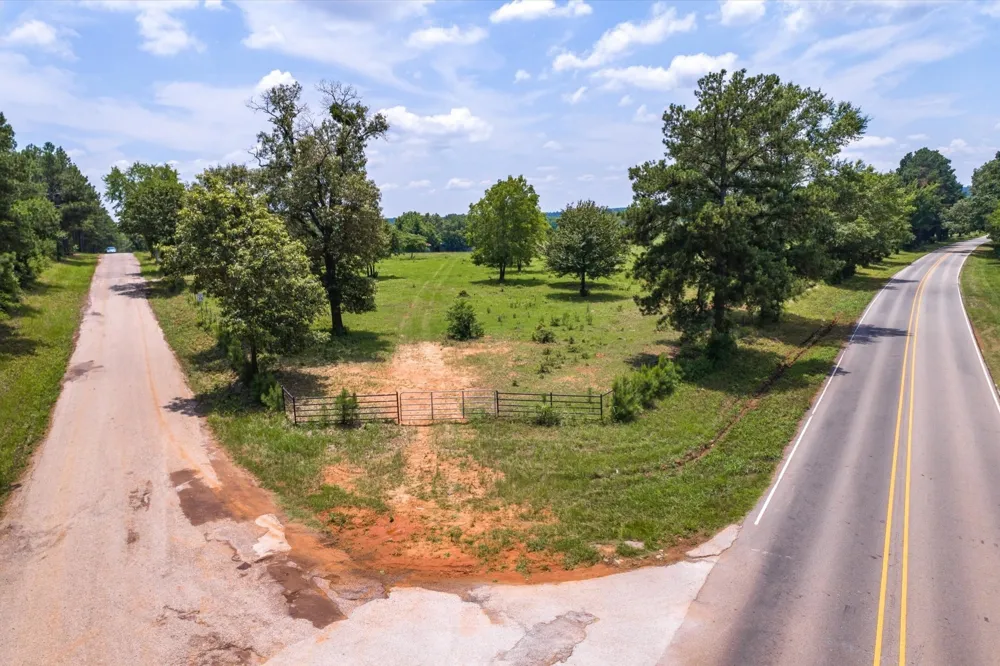 17104 County Road 1100 Flint, TX 75762