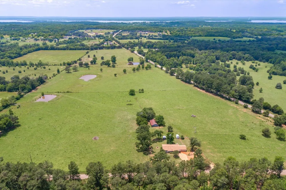 17104 County Road 1100 Flint, TX 75762