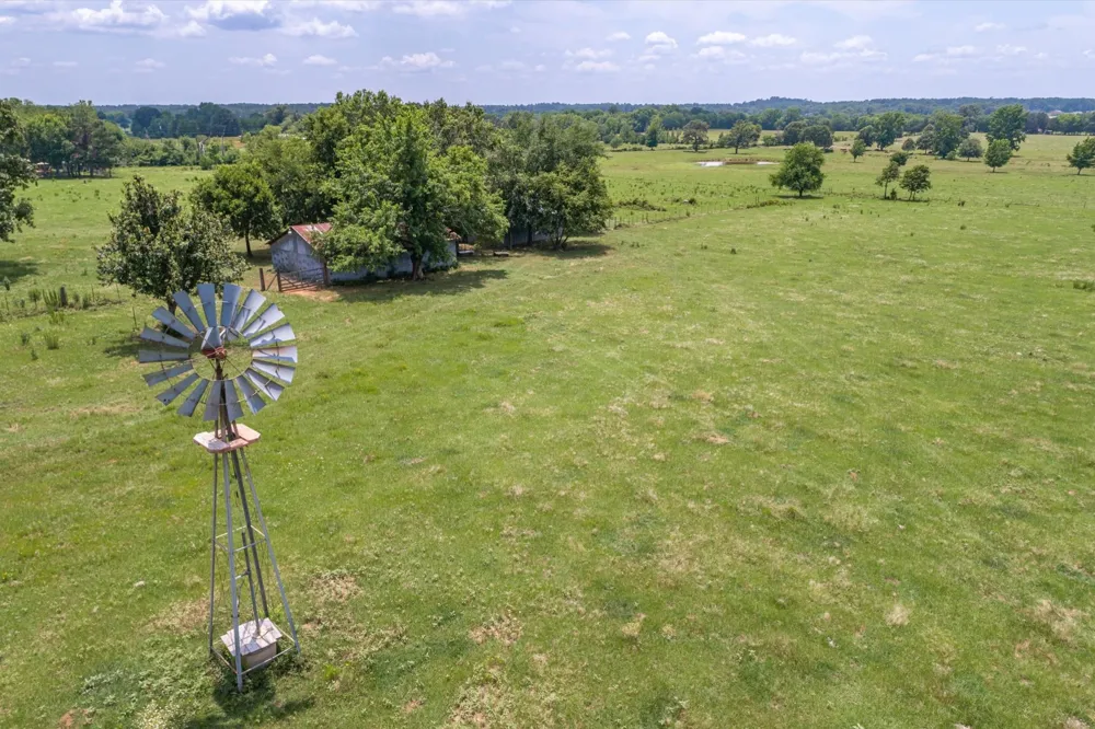17104 County Road 1100 Flint, TX 75762