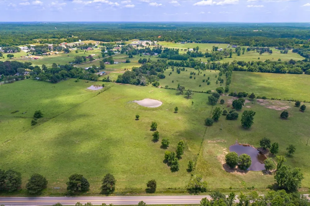 17104 County Road 1100 Flint, TX 75762