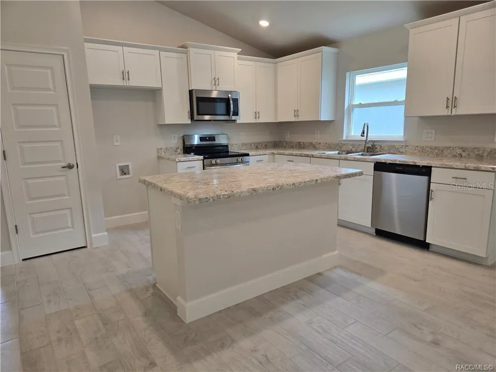956 IBIS CIRCLE Inverness, FL 34453