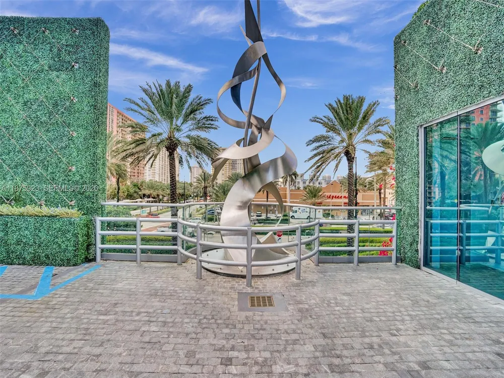 17475 Collins Ave #503 Sunny Isles Beach, FL 33160