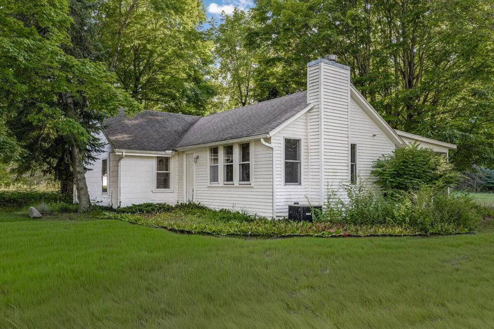 10406 300 E LaPorte, IN 46350
