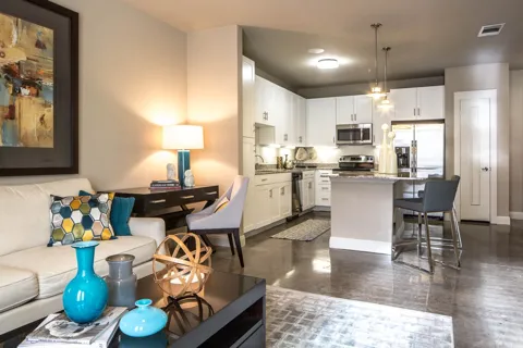 908 Bishop Avenue #2-103