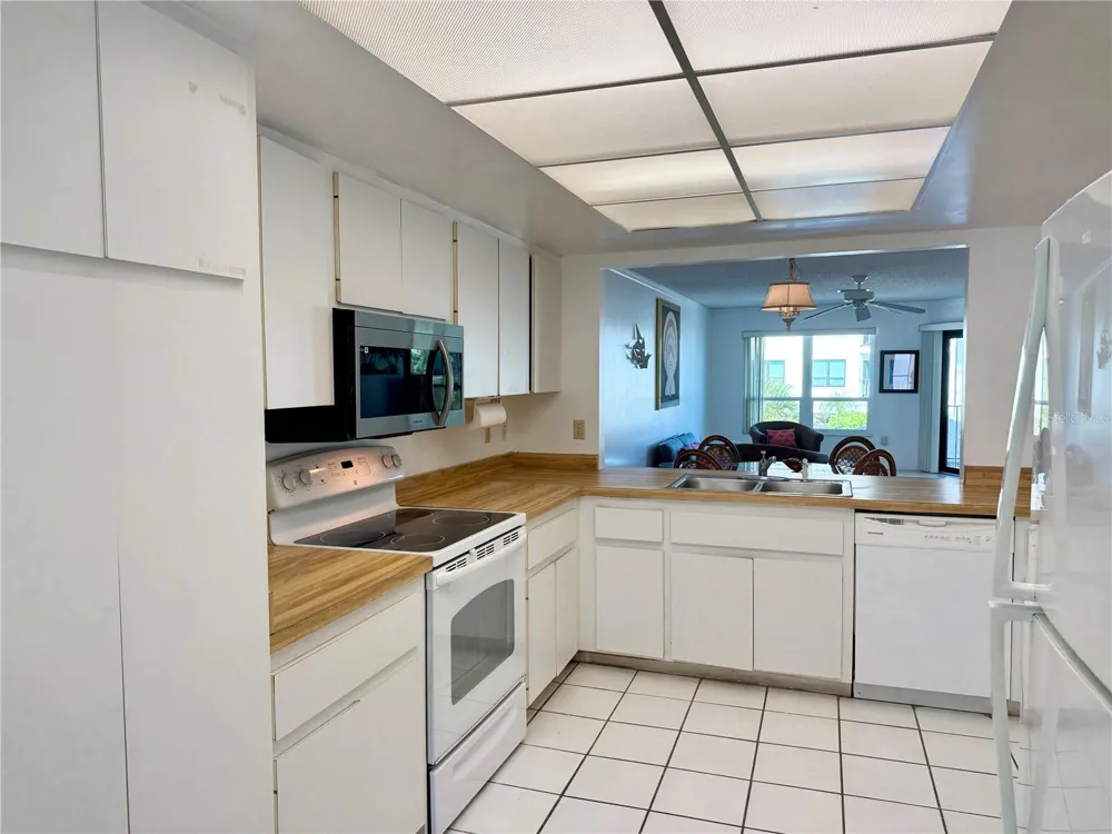 601 GULF DRIVE #109 Bradenton Beach, FL 34217