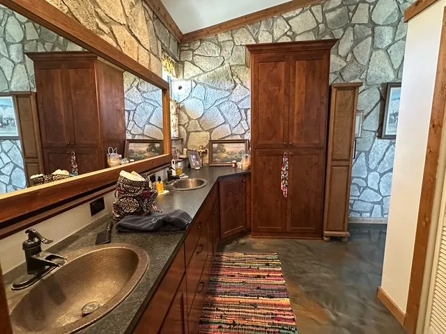 1815 Ranch Road 2597 Sonora, TX 76950