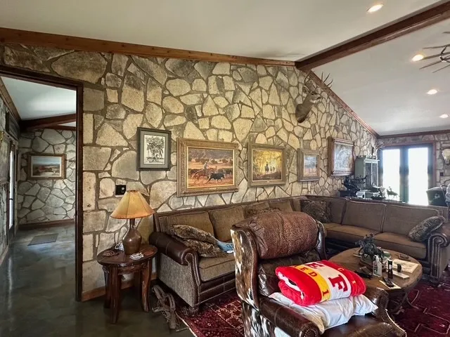 1815 Ranch Road 2597 Sonora, TX 76950
