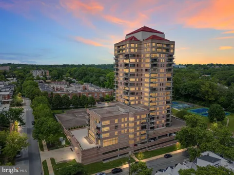 1100 LOVERING AVENUE #1304/1306