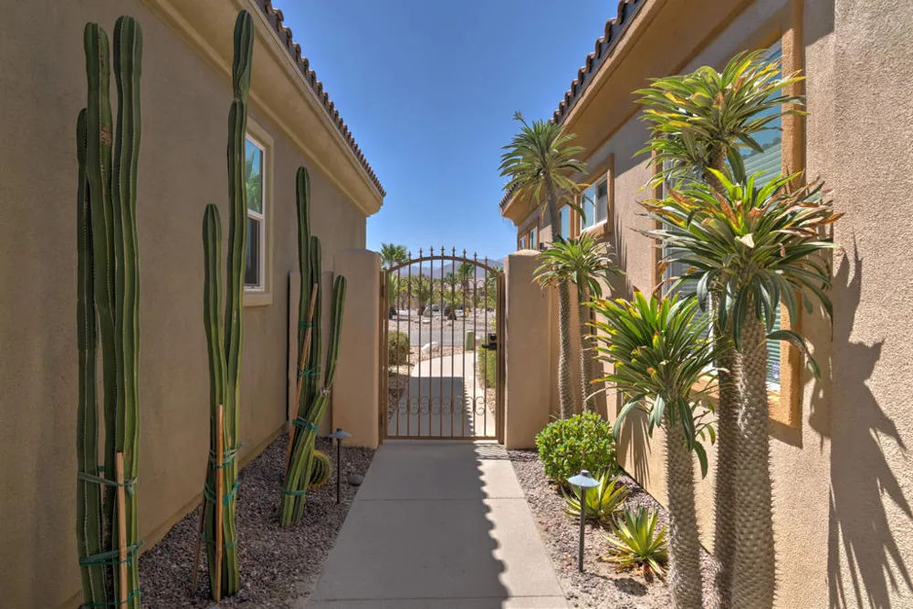 67372 Zuni Court Cathedral City, CA 92234