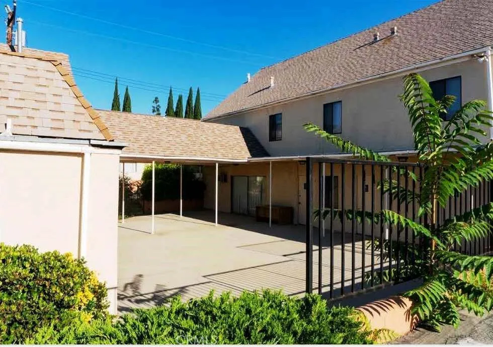 2817 Montrose Avenue Glendale, CA 91214