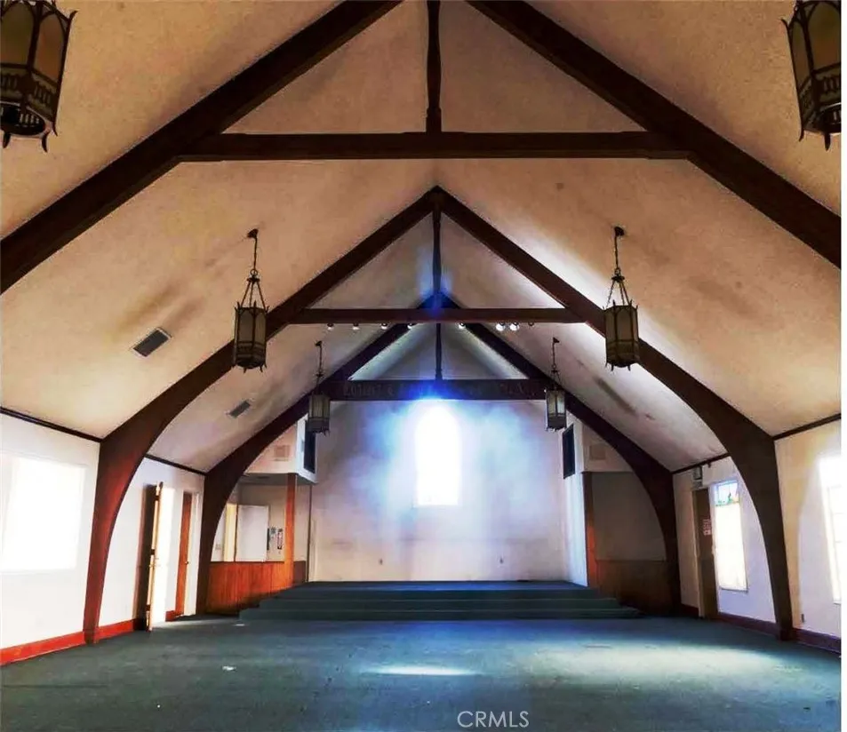 2817 Montrose Avenue Glendale, CA 91214