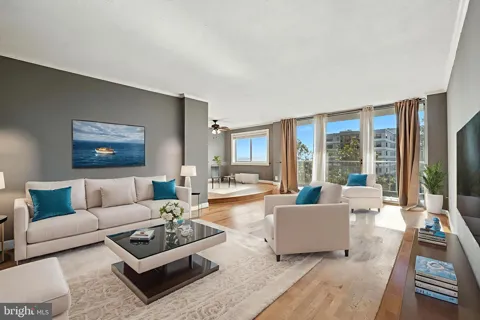 2059 HUNTINGTON AVENUE #707