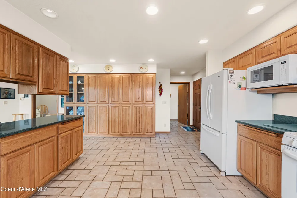 1702 Eastside Road Priest River, ID 83856