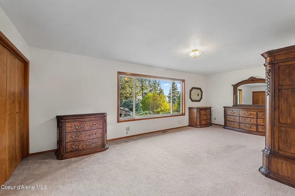 1702 Eastside Road Priest River, ID 83856