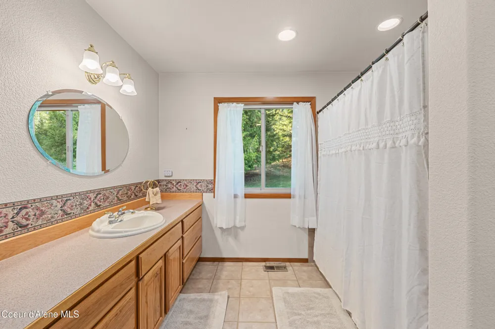 1702 Eastside Road Priest River, ID 83856