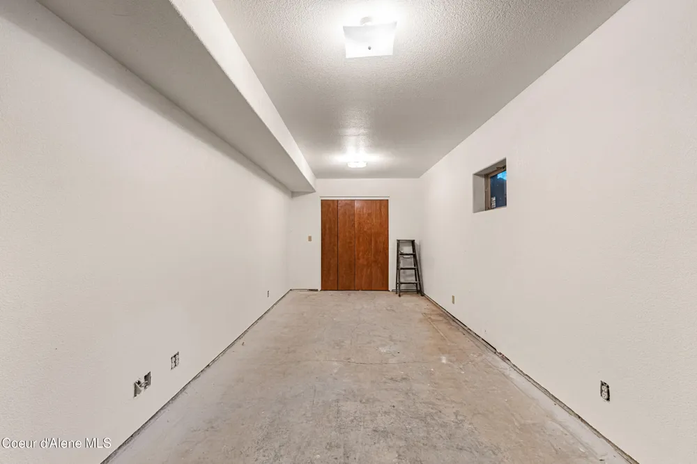 1702 Eastside Road Priest River, ID 83856