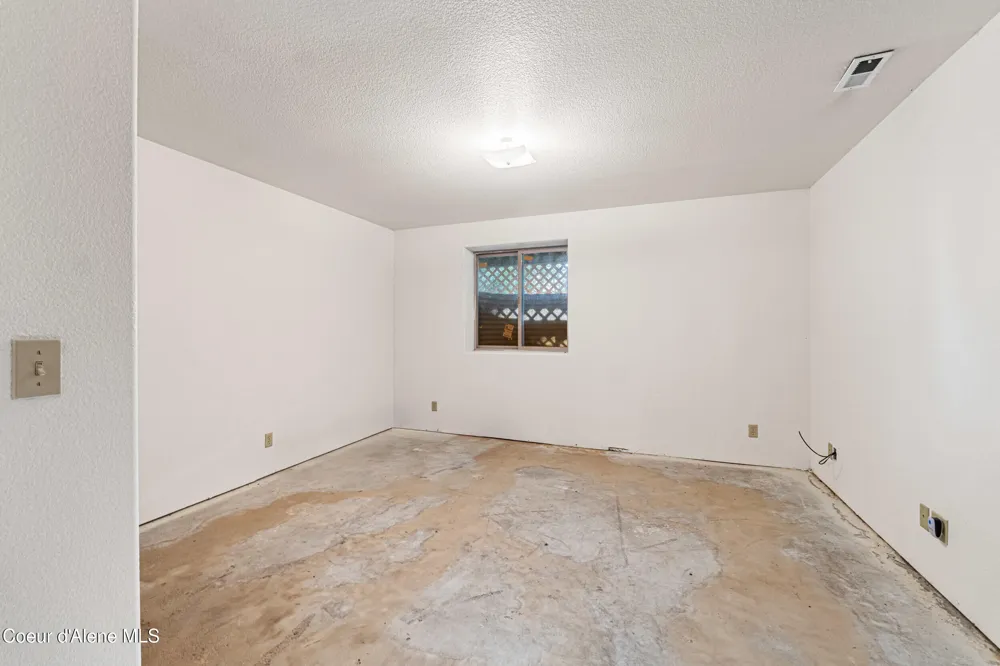 1702 Eastside Road Priest River, ID 83856