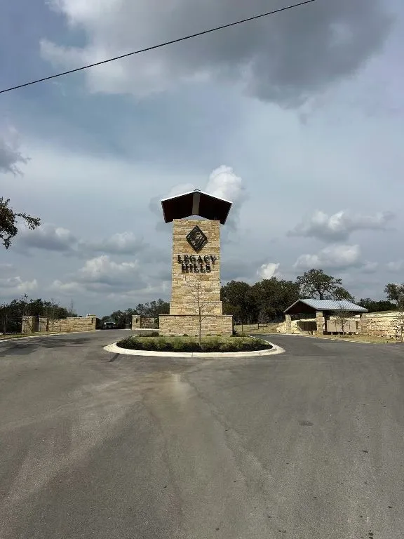 20 Legacy Hills Drive Johnson City, TX 78636
