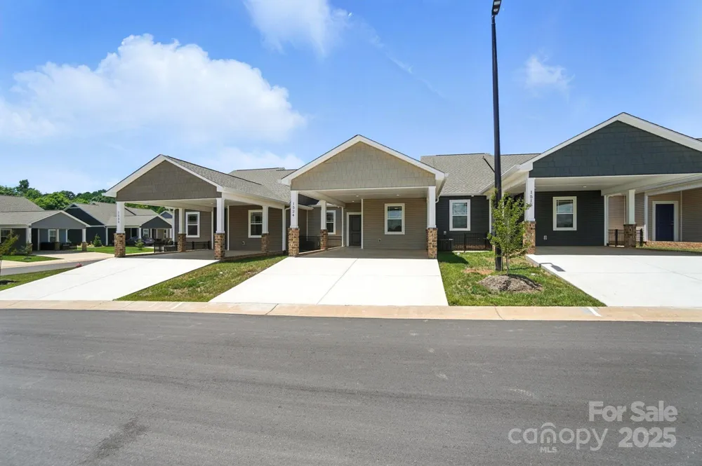 1524 29th Street SE Hickory, NC 28602