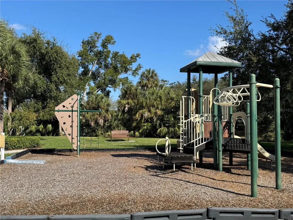 4037 OVERTURE CIRCLE #4037 Bradenton, FL 34209