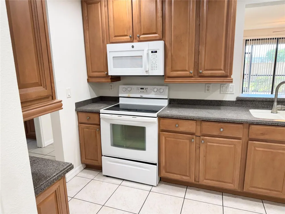 4037 OVERTURE CIRCLE #4037 Bradenton, FL 34209