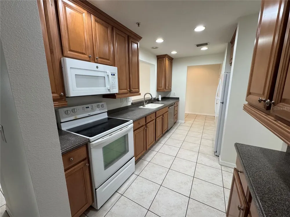 4037 OVERTURE CIRCLE #4037 Bradenton, FL 34209