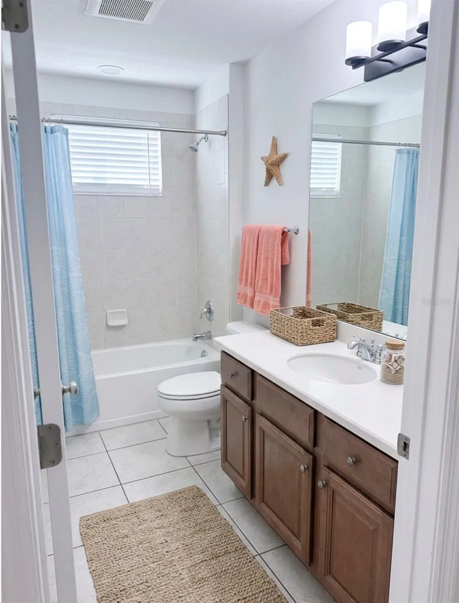 4037 OVERTURE CIRCLE #4037 Bradenton, FL 34209
