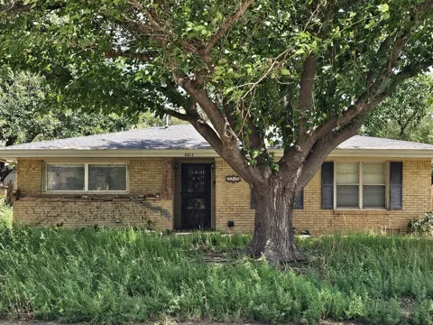 2215 Locust Street