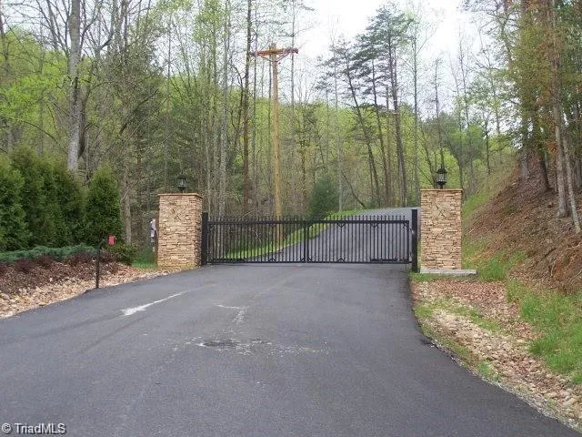 146 Fox Squirrel Circle McGrady, NC 28649