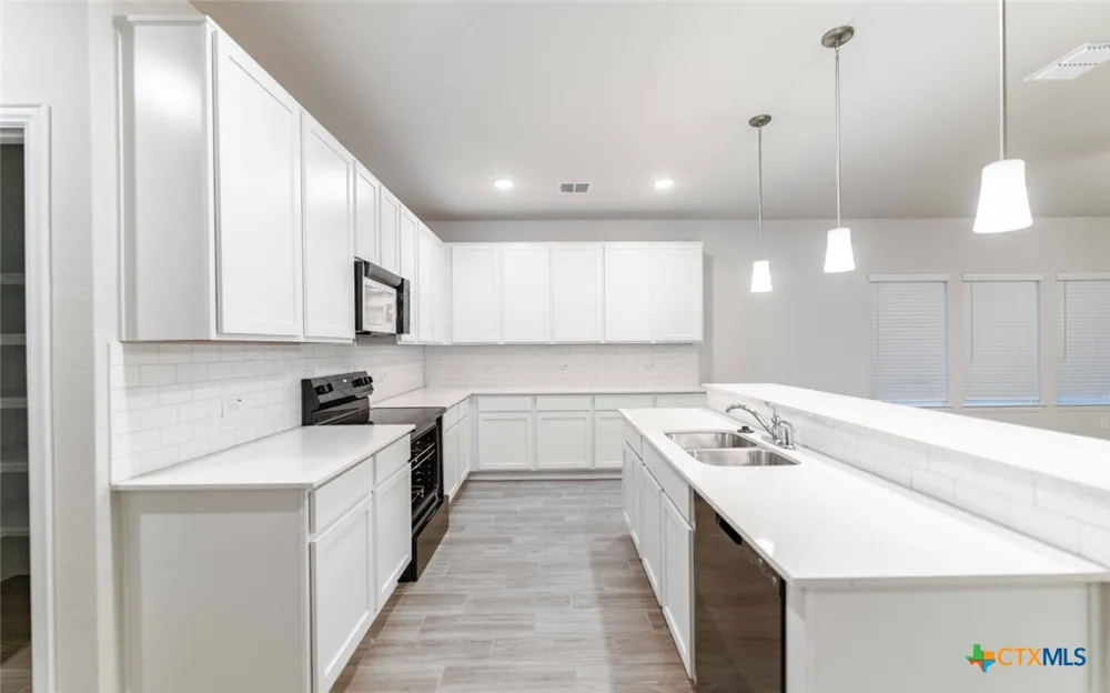 300 Jills Path Seguin, TX 78155