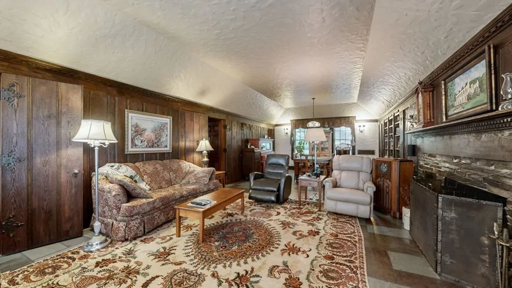 505 Walnut St Paris, TN 38242
