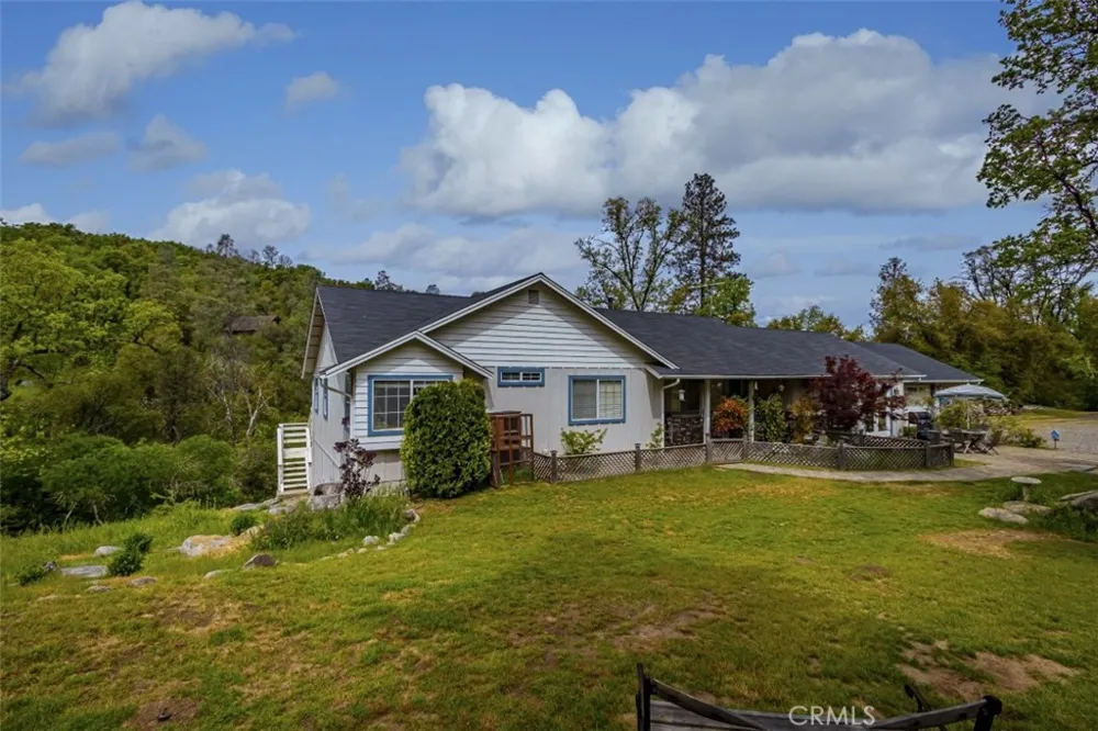50622 Critter Creek Lane Oakhurst, CA 93644